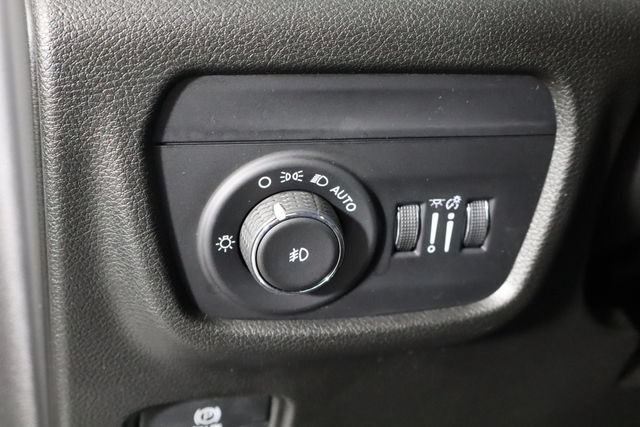 Used 2023 Jeep Grand Cherokee Limited w/ Black Appearance Package RWD image 23