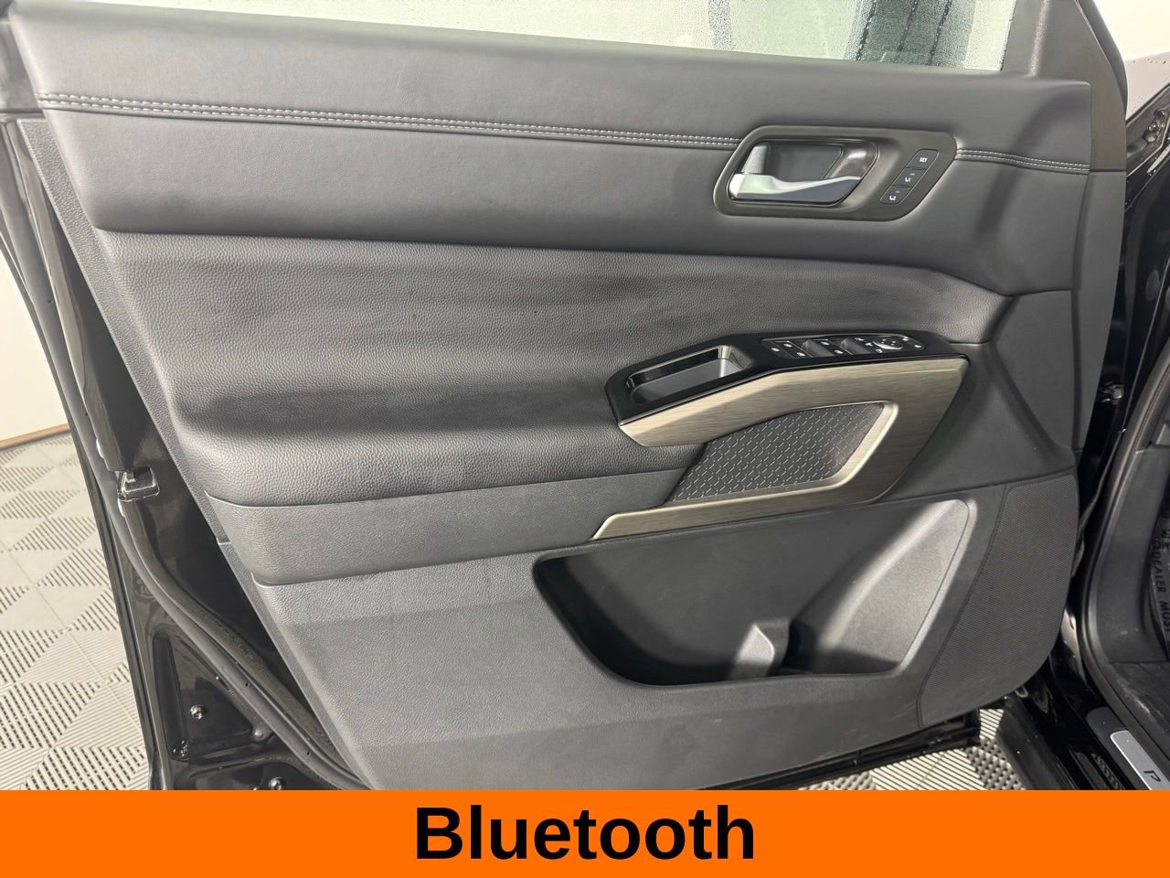 Used 2025 Nissan Pathfinder Platinum image 10