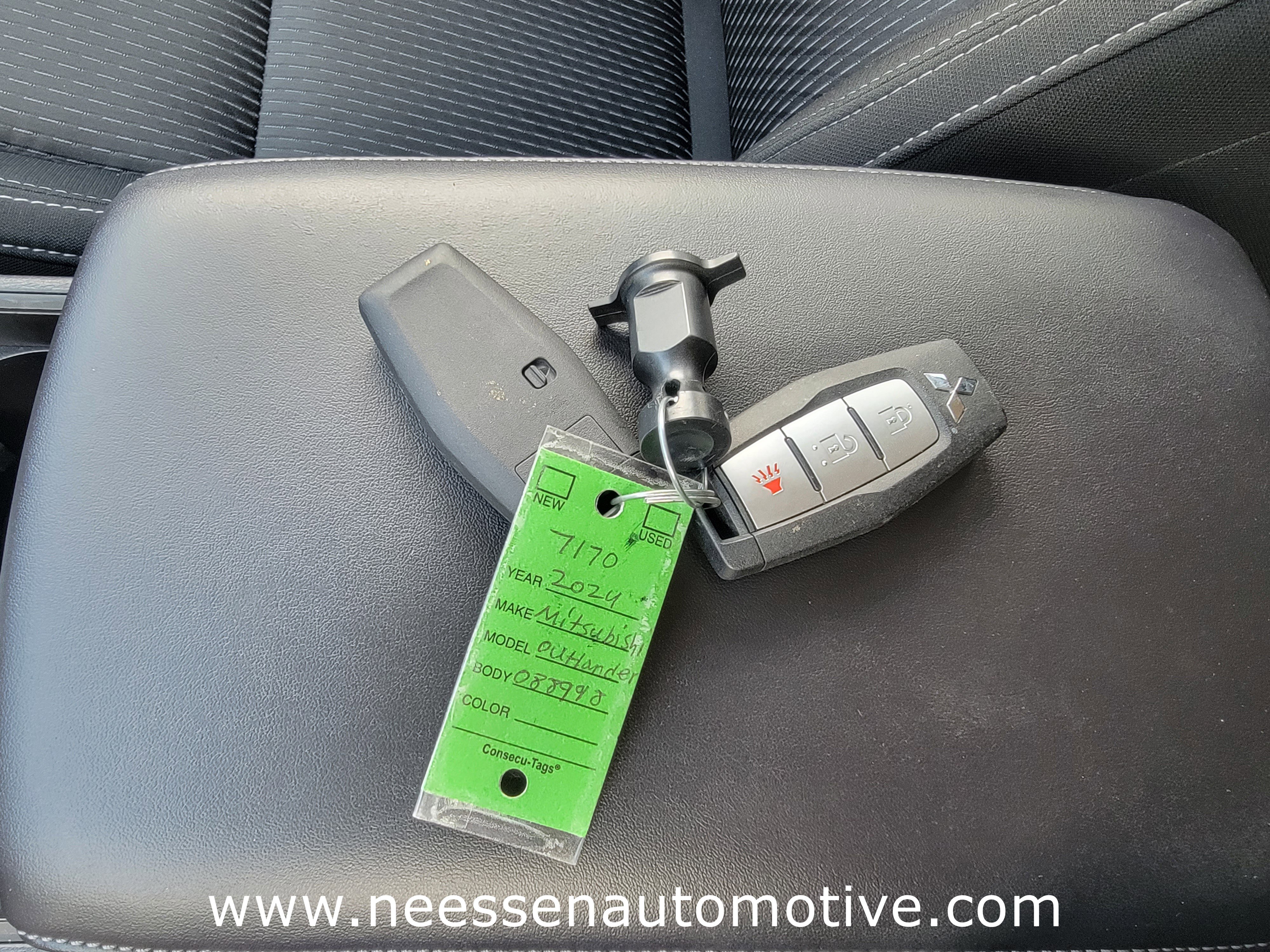 Used 2024 Mitsubishi Outlander ES image 26