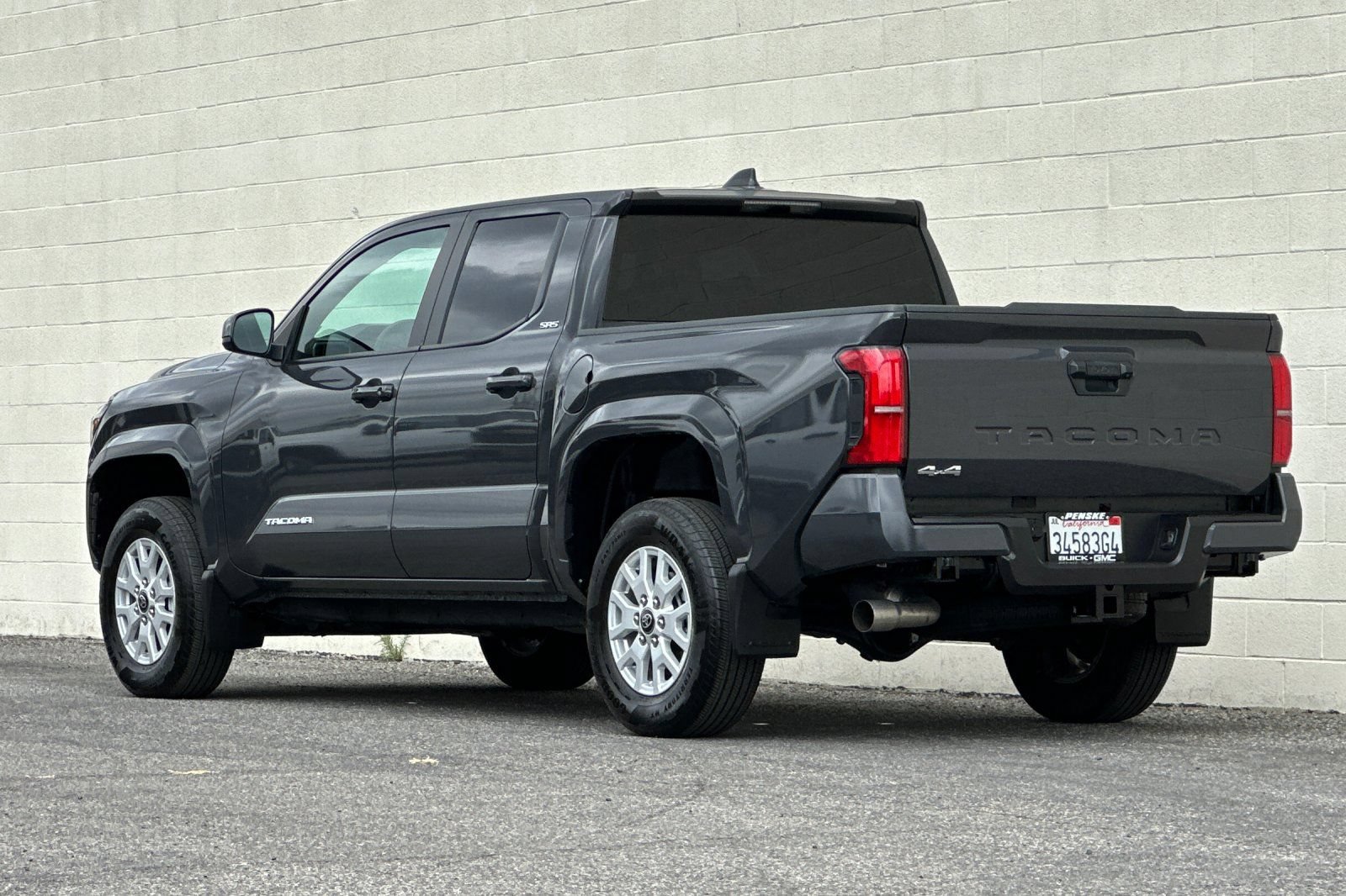 Used 2025 Toyota Tacoma SR5 AWD/4WD image 6