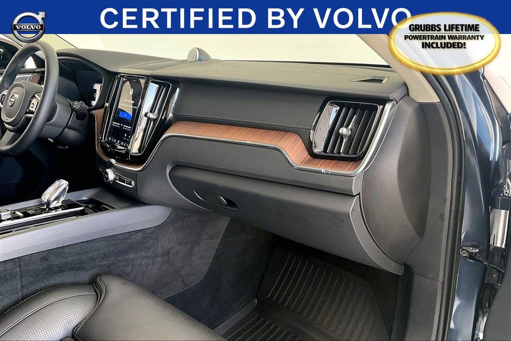 Certified 2023 Volvo XC60 B5 Ultimate w/ Protection Package Premier image 22