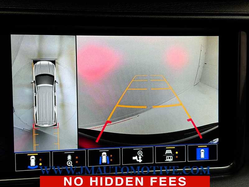 Used 2022 GMC Yukon XL Denali w/ Denali Premium Package image 32