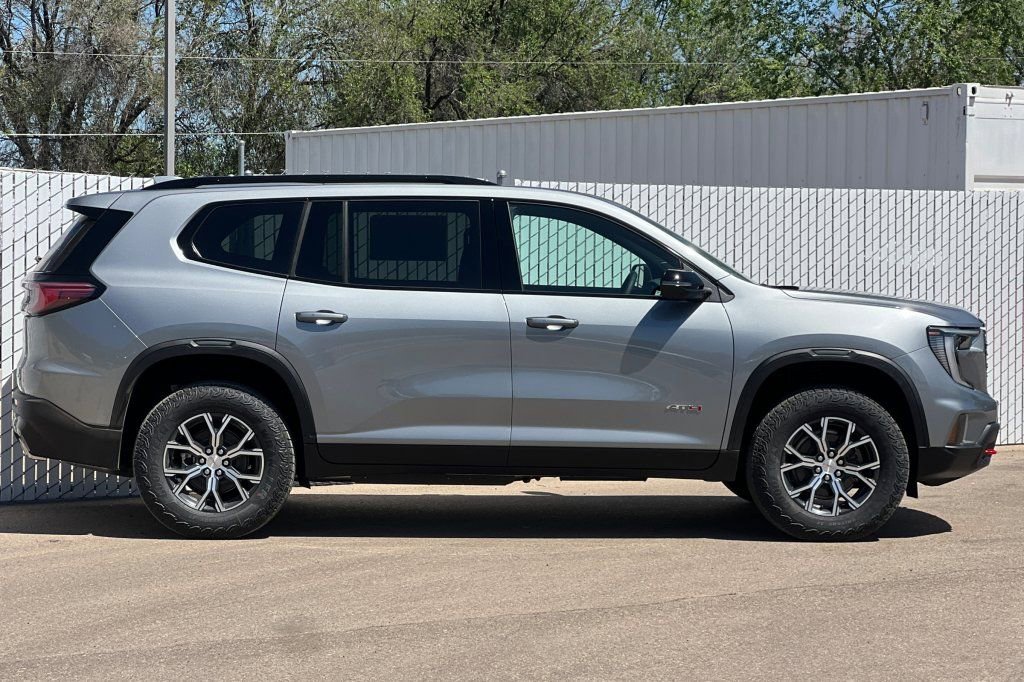 New 2026 GMC Acadia AT4 w/ Luxury Package AWD/4WD image 3