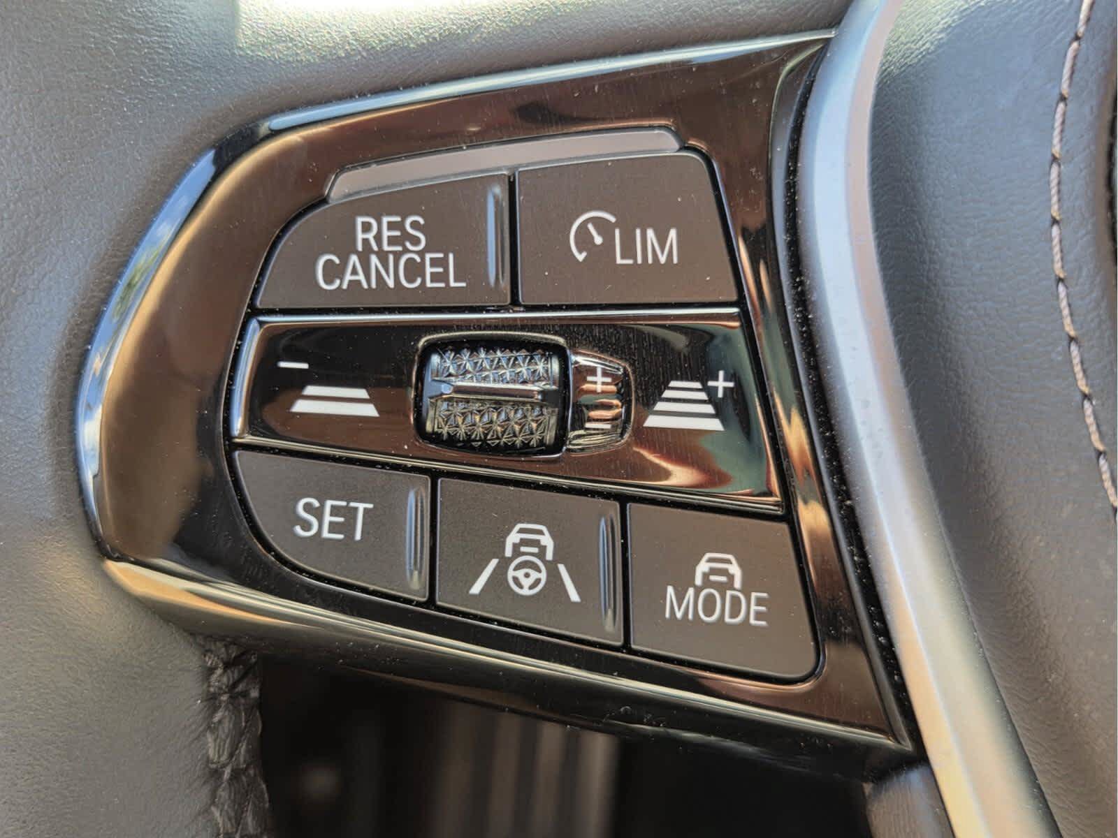 Certified 2023 BMW 530i xDrive w/ Premium Package AWD/4WD image 32