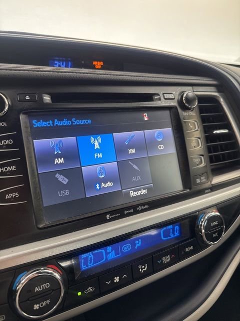 Used 2017 Toyota Highlander XLE FWD image 13