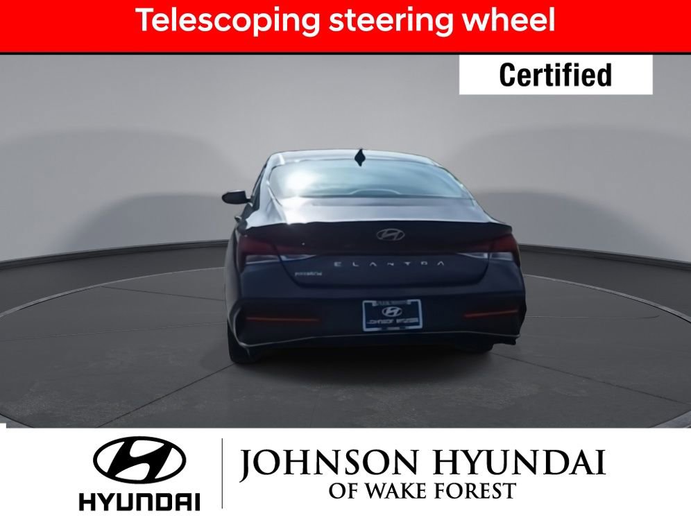 Certified 2025 Hyundai Elantra SE image 7