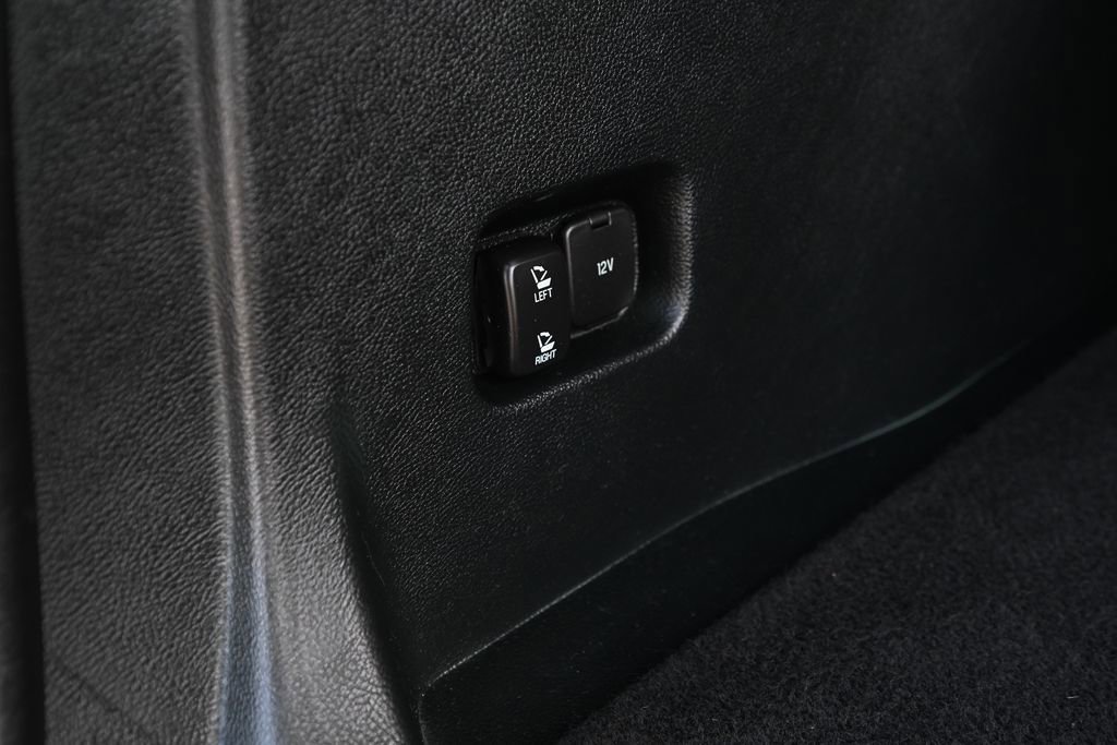 Used 2020 Ford Edge ST-Line w/ Cold Weather Package image 18