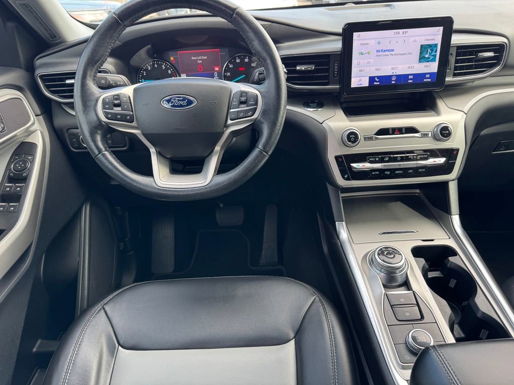 Used 2022 Ford Explorer XLT w/ Equipment Group 202A image 14