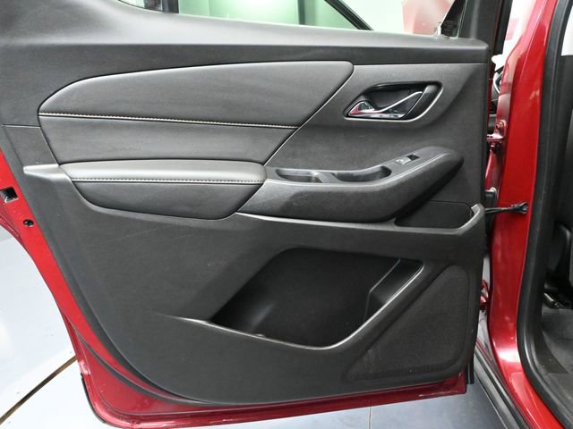 Used 2021 Chevrolet Traverse LT image 31
