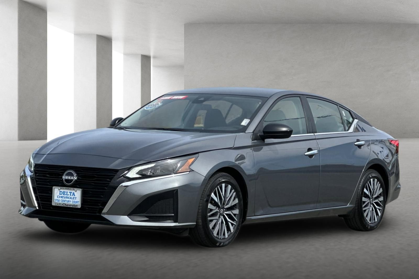 Used 2025 Nissan Altima 2.5 SV FWD image 8