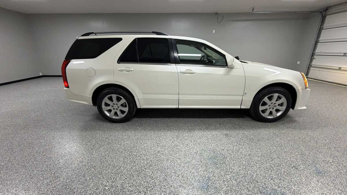 Used 2007 Cadillac SRX RWD image 2