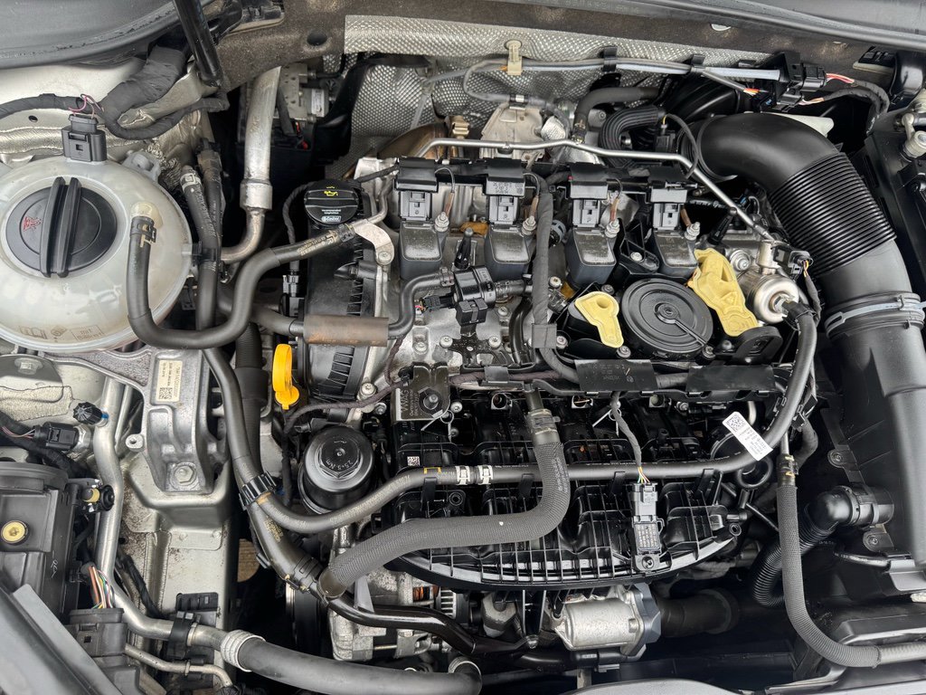 Used 2017 Volkswagen Golf S image 28