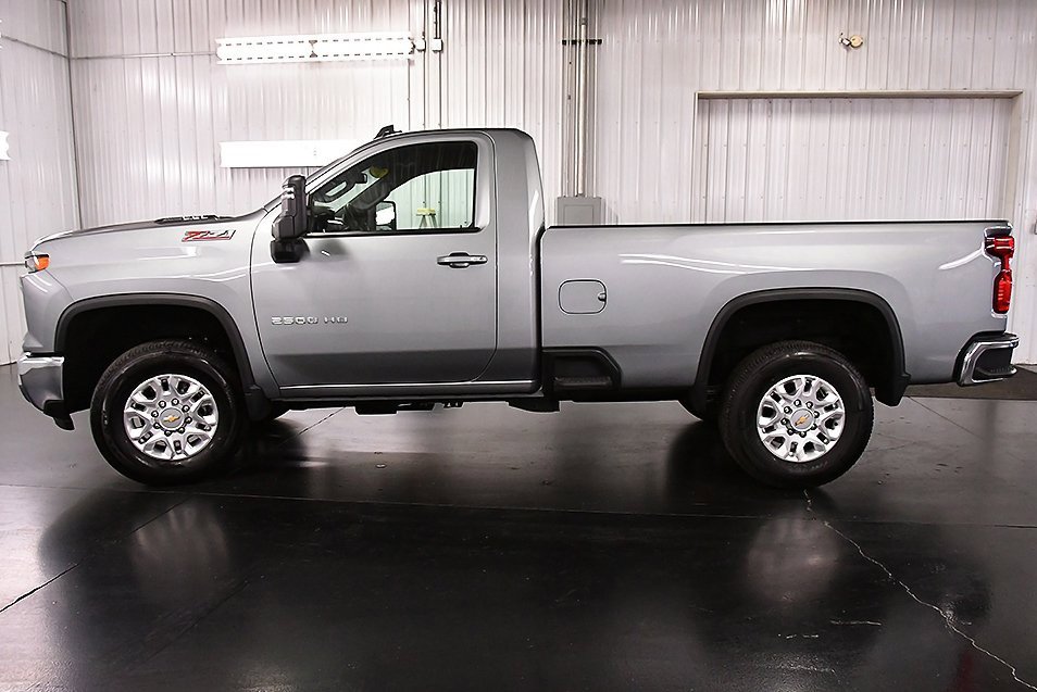 Used 2025 Chevrolet Silverado 2500 LT w/ Convenience Package image 4