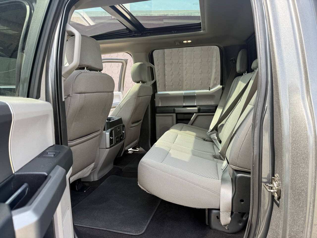 Used 2018 Ford F150 XLT w/ Equipment Group 302A Luxury AWD/4WD image 18