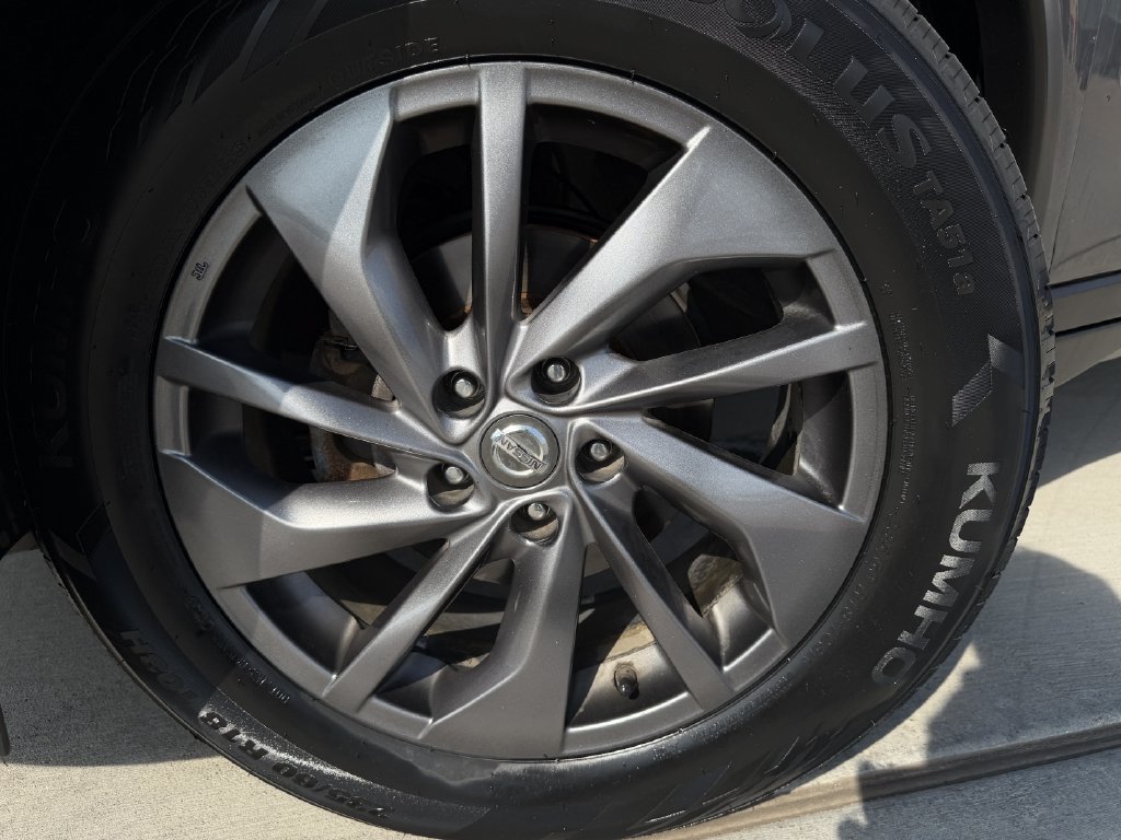 Used 2016 Nissan Rogue SL AWD/4WD image 9