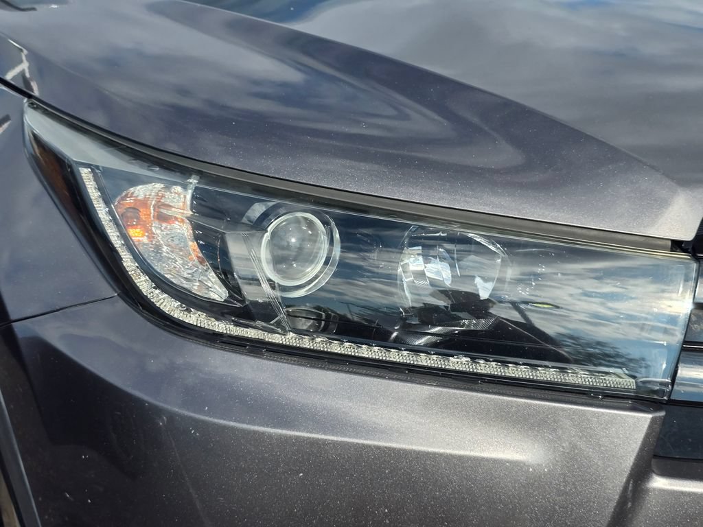 Used 2019 Toyota Highlander SE AWD/4WD image 26