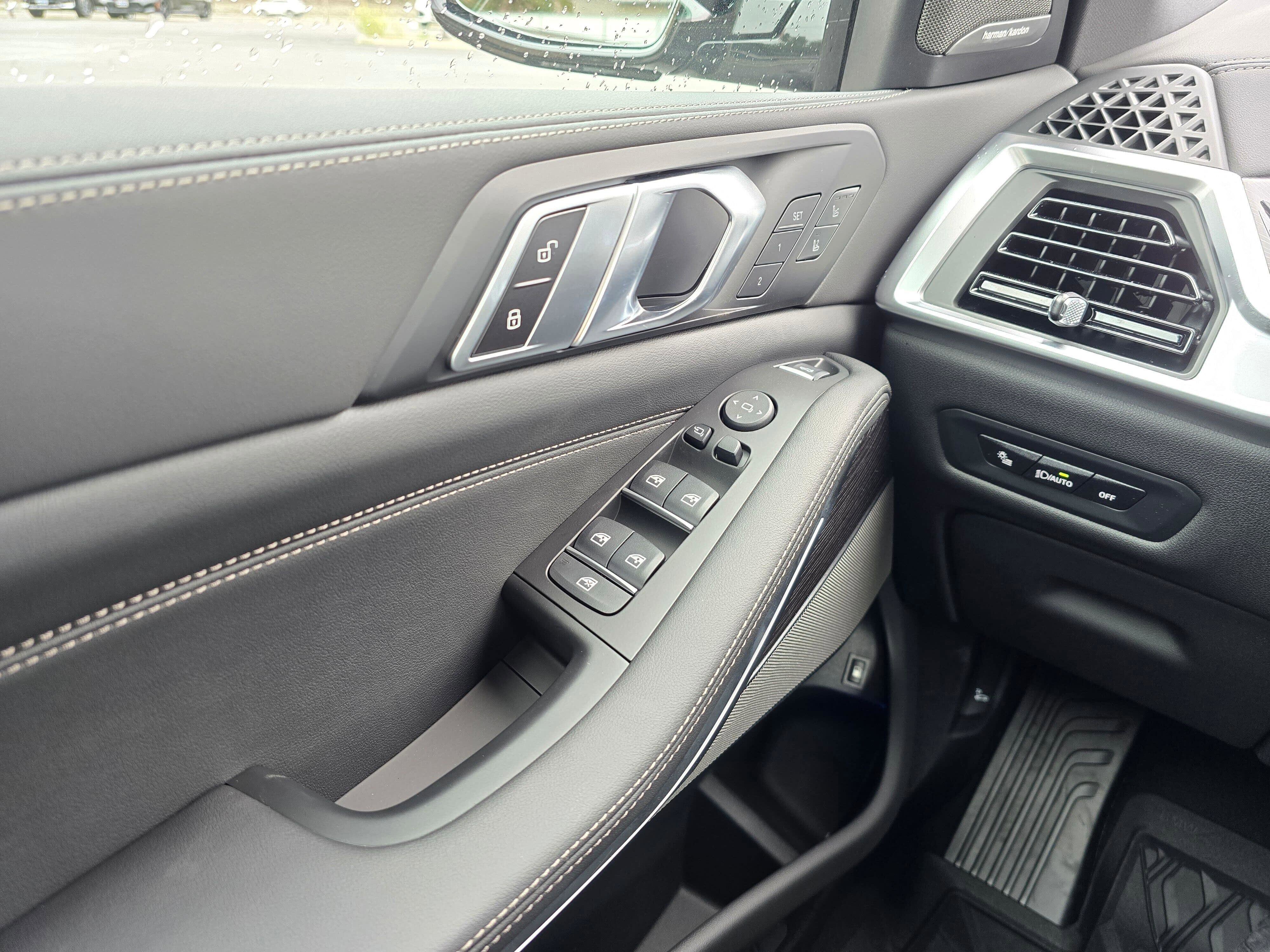 New 2026 BMW X5 xDrive50e w/ Executive Package image 29