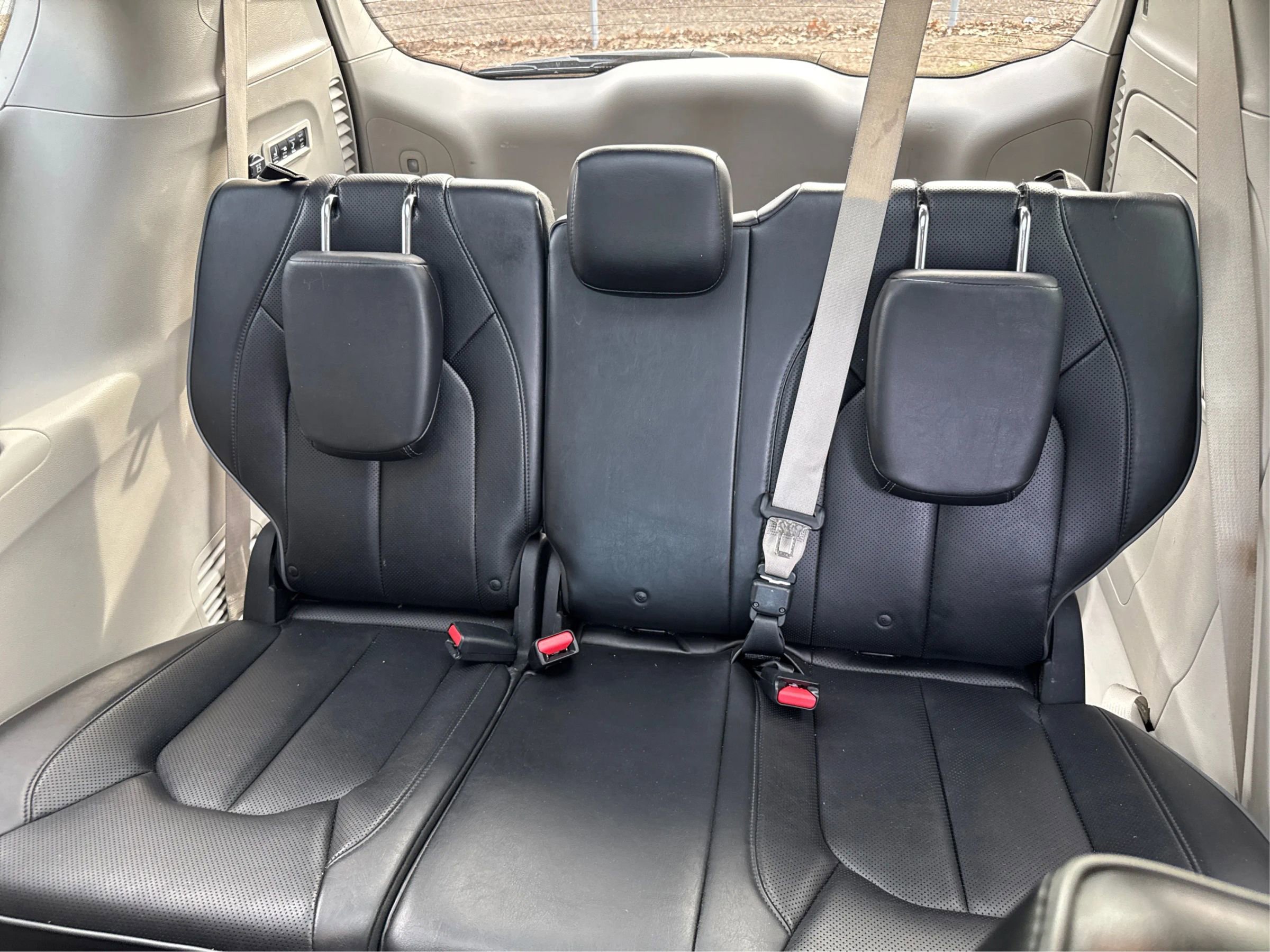 Used 2018 Chrysler Pacifica Limited FWD image 31