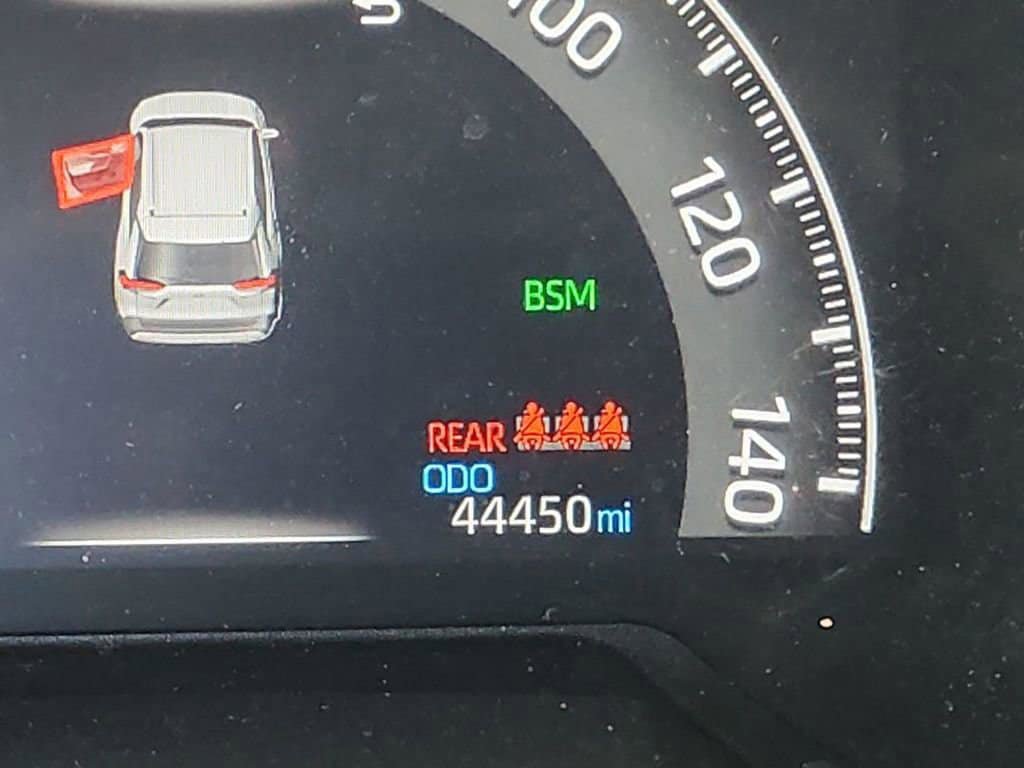 Used 2023 Toyota RAV4 XLE AWD/4WD image 12