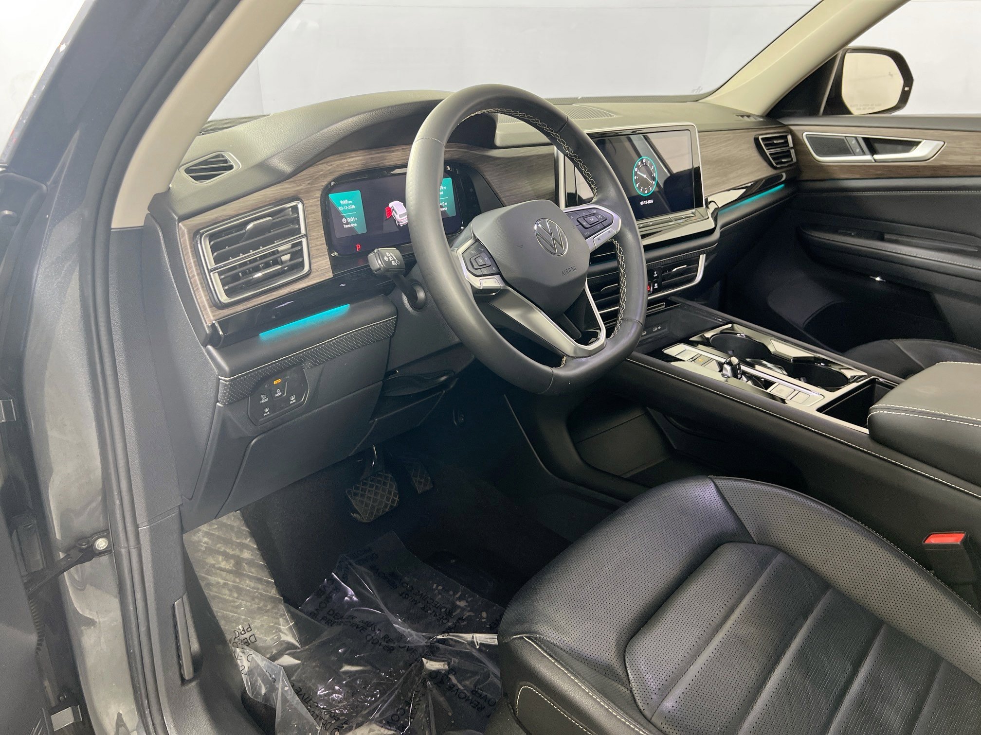 Used 2024 Volkswagen Atlas SEL image 9