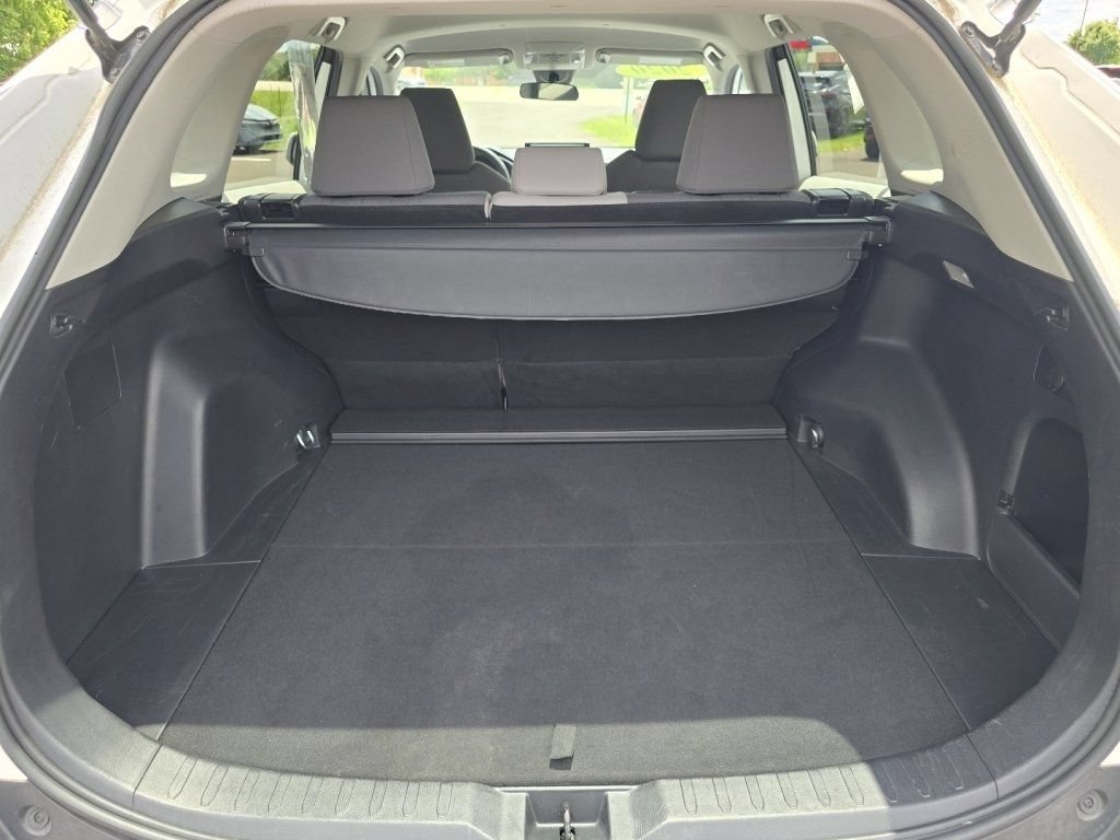 Used 2020 Toyota RAV4 XLE FWD image 20