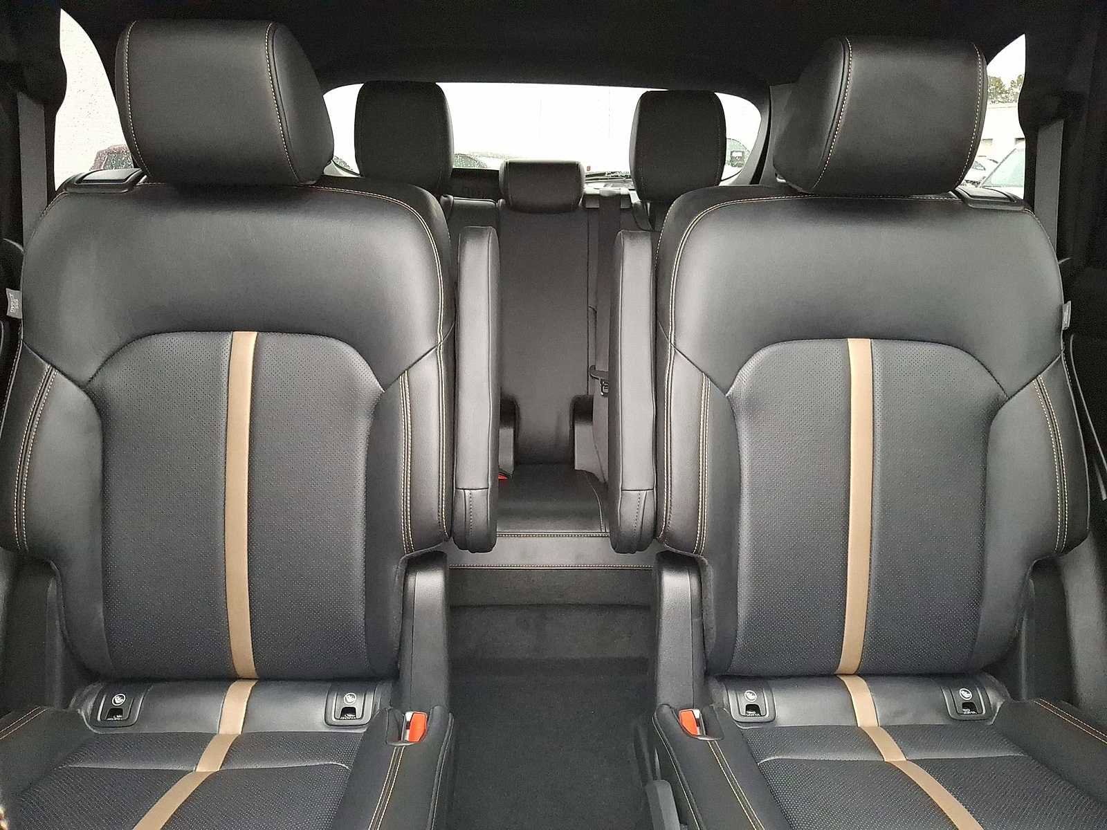 Used 2024 MAZDA CX-90 3.3 Turbo w/ Premium Plus Pkg image 14