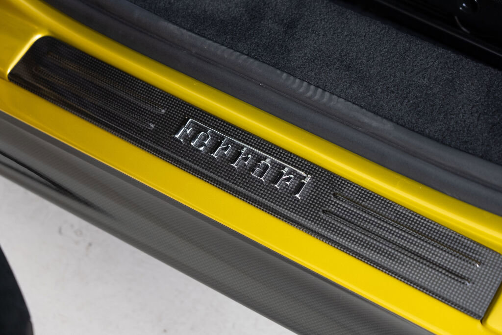 Used 2022 Ferrari SF90 Spider image 37