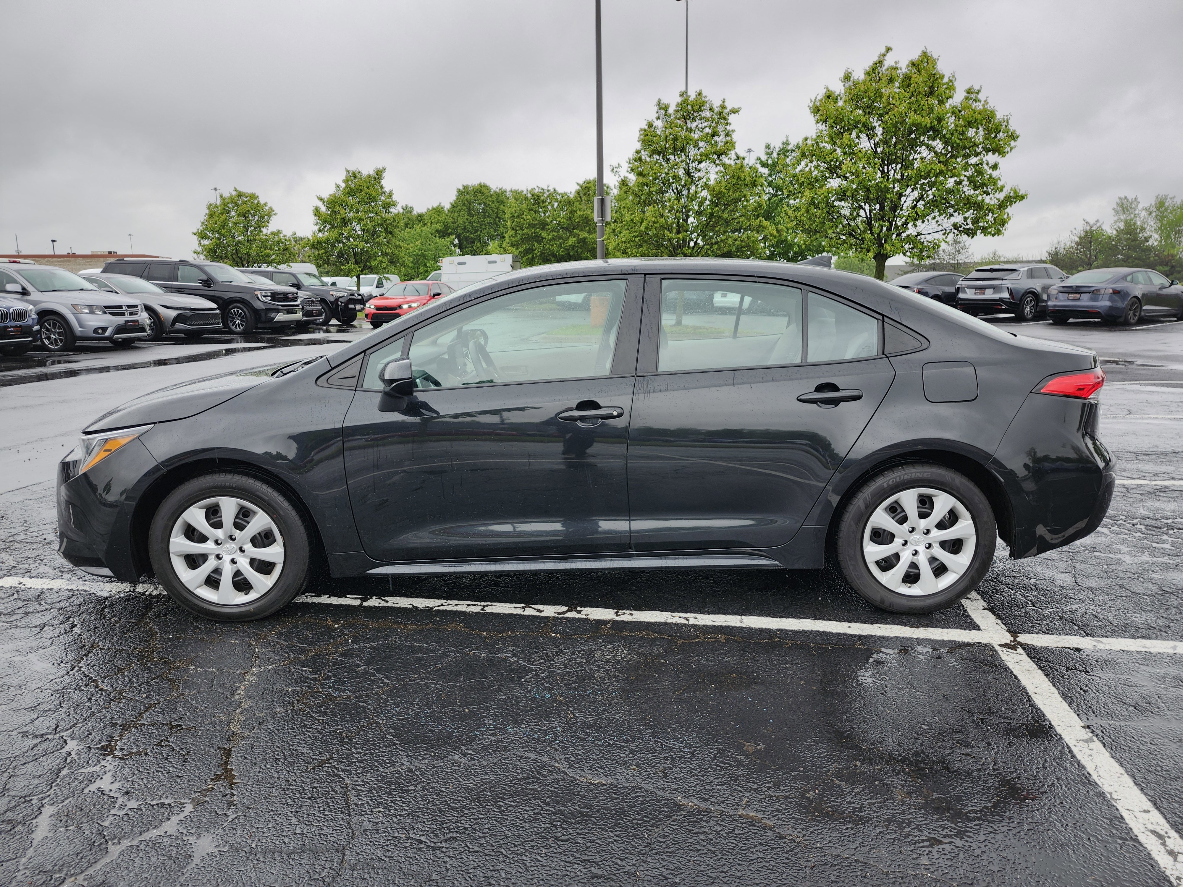 Used 2022 Toyota Corolla LE FWD image 12