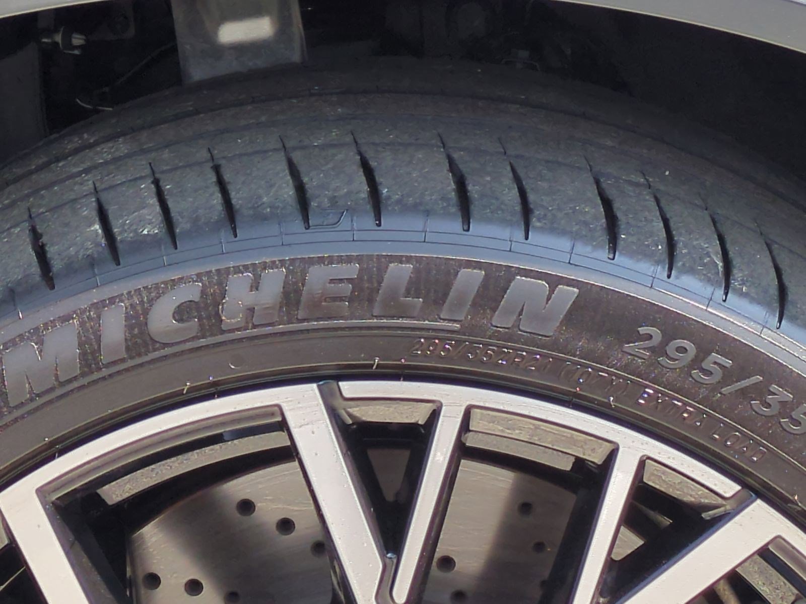 Used 2026 BMW X5 M Competition w/ Executive Package image 12