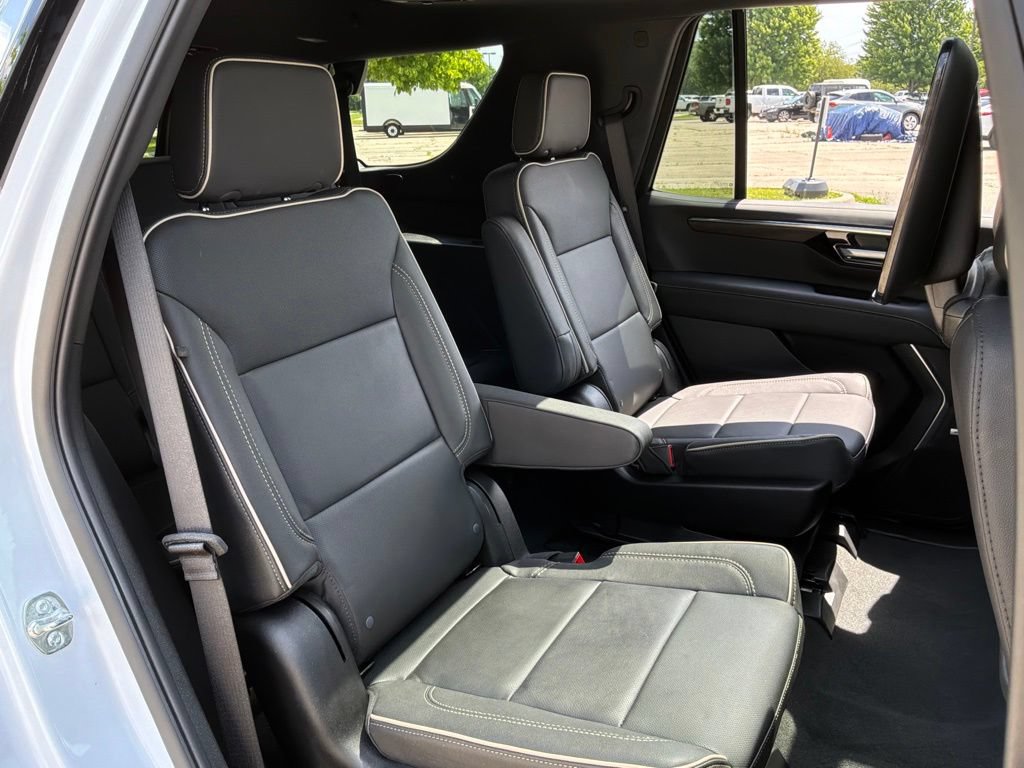Used 2026 Chevrolet Tahoe Premier AWD/4WD image 30