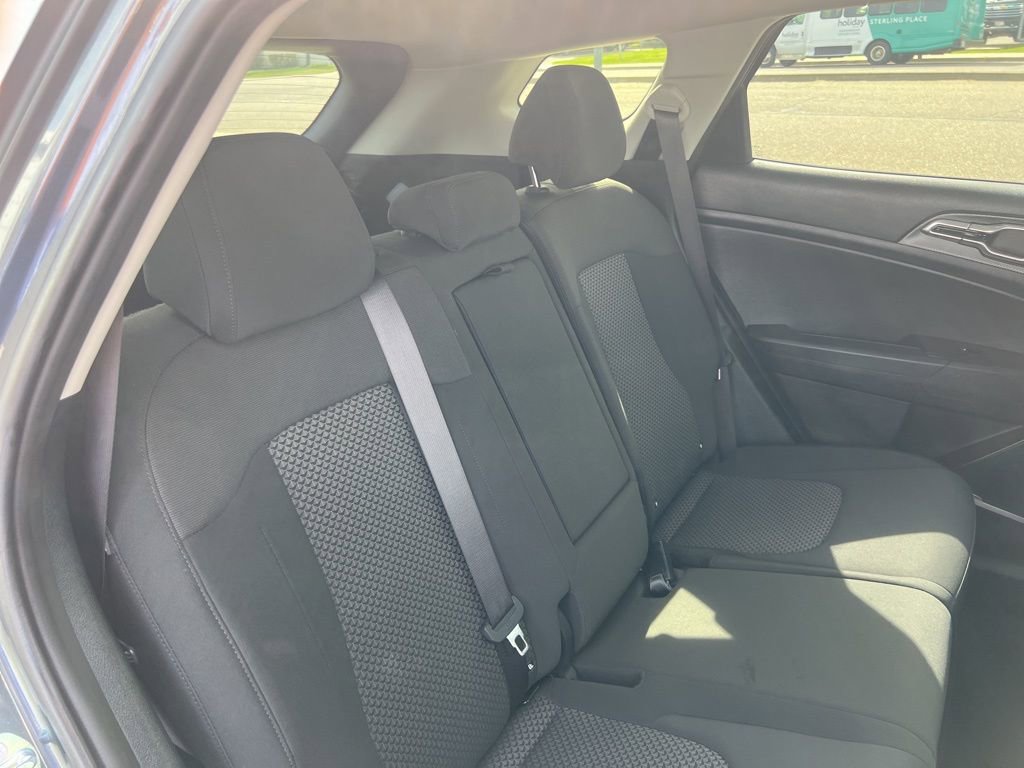 Used 2025 Kia Sportage LX FWD image 32