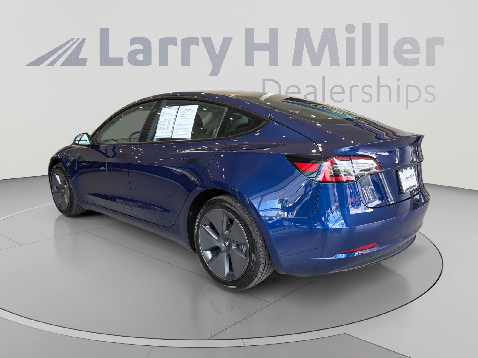 Used 2023 Tesla Model 3 Standard Range RWD image 3