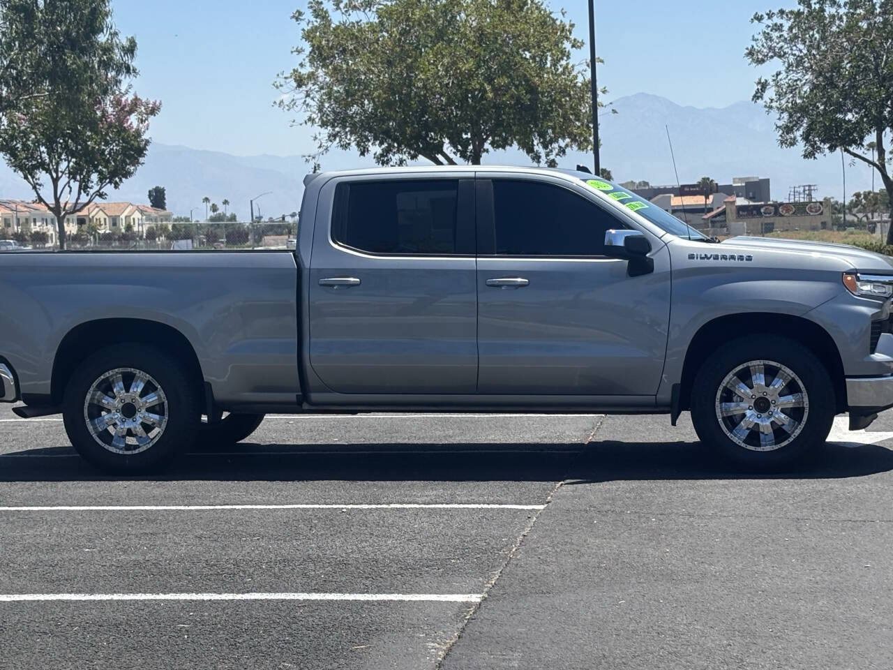 Used 2023 Chevrolet Silverado 1500 LT w/ Protection Package AWD/4WD image 4