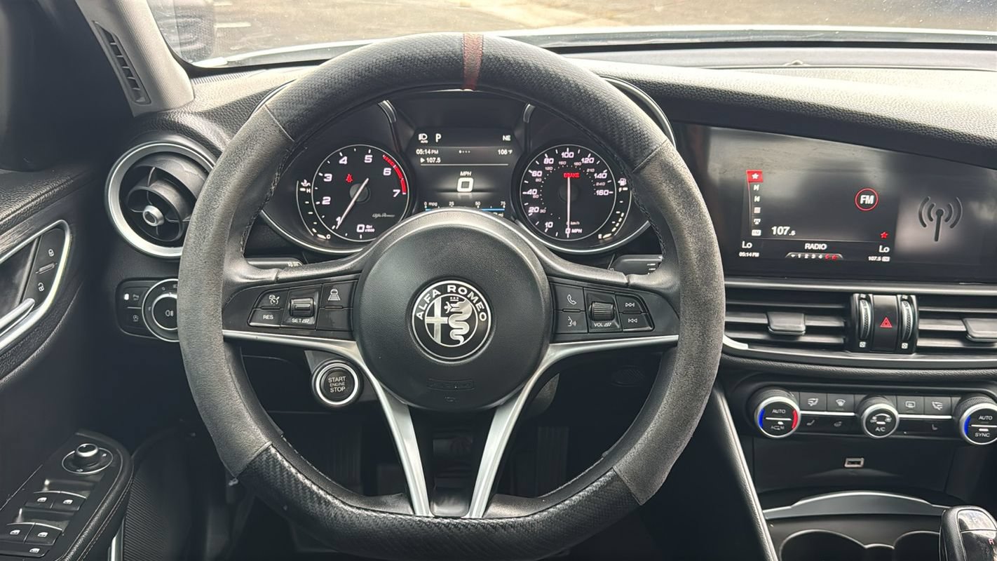Used 2018 Alfa Romeo Giulia AWD image 21