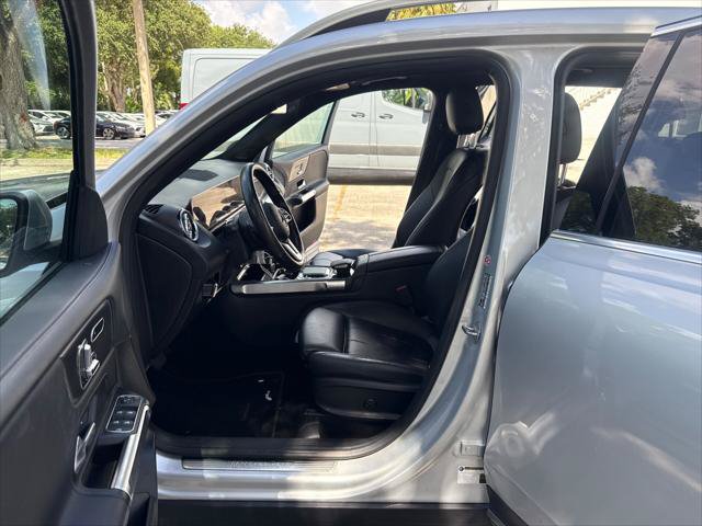 Used 2020 Mercedes-Benz GLB 250 w/ Premium Package image 21