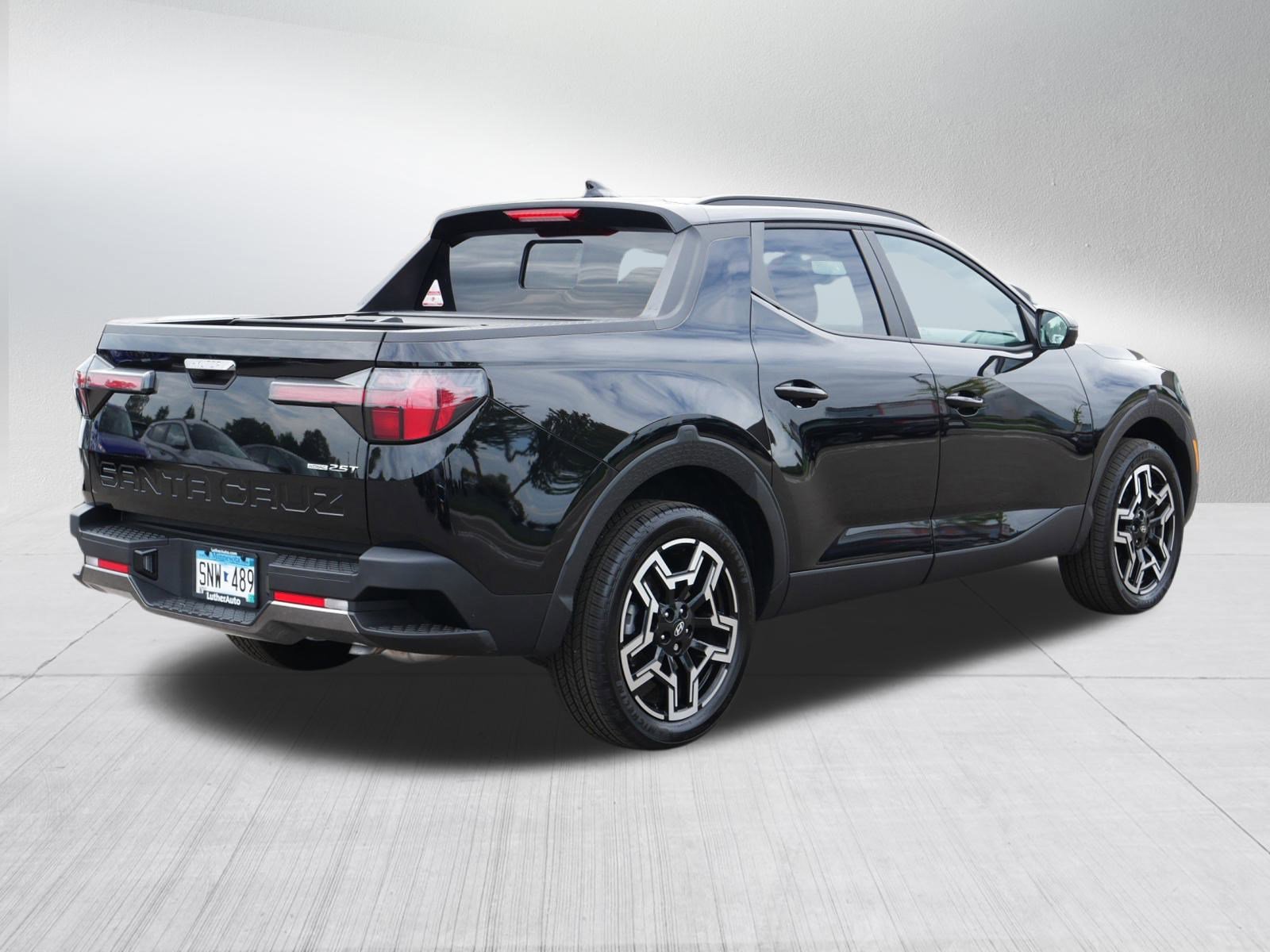 Used 2025 Hyundai Santa Cruz Limited image 7