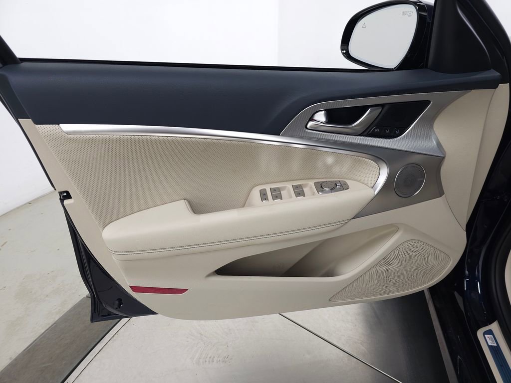 New 2026 Genesis G70 2.5T Prestige image 10
