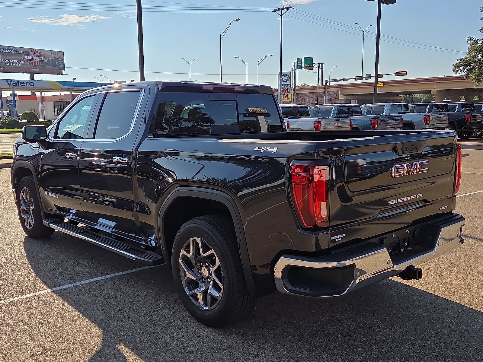 New 2026 GMC Sierra 1500 SLT image 3