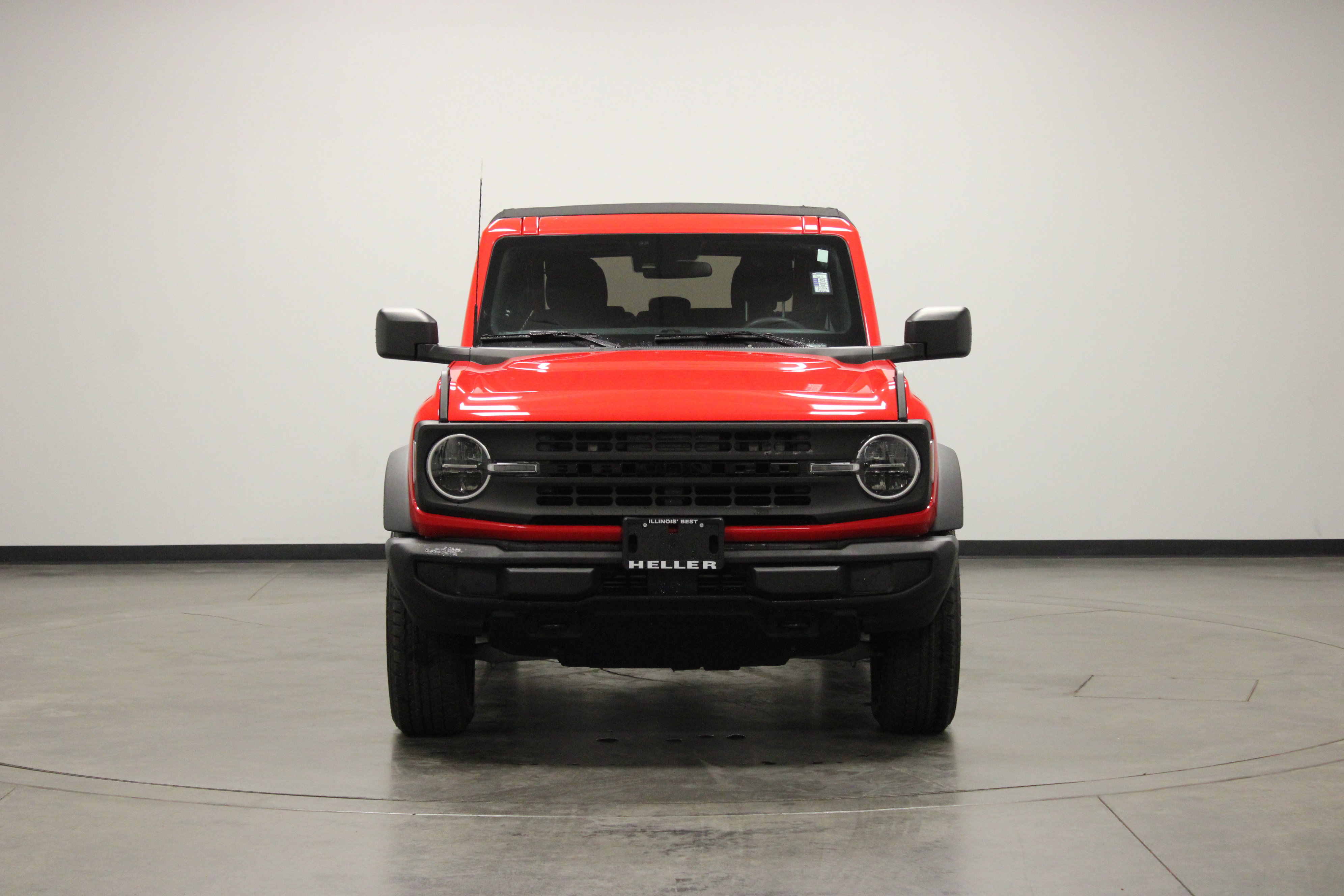 Used 2023 Ford Bronco 4-Door AWD/4WD image 3