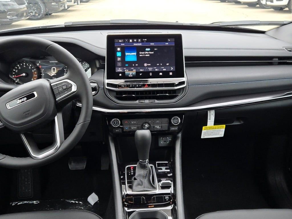 New 2026 Jeep Compass Latitude image 19