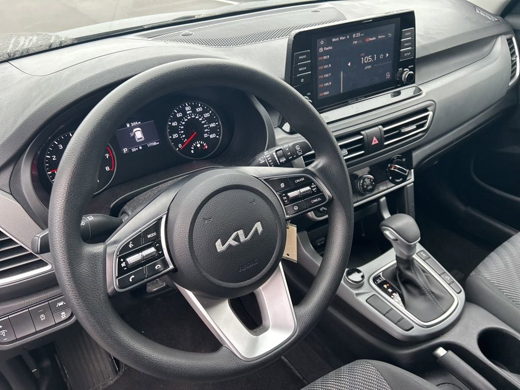 Used 2023 Kia Seltos LX image 22