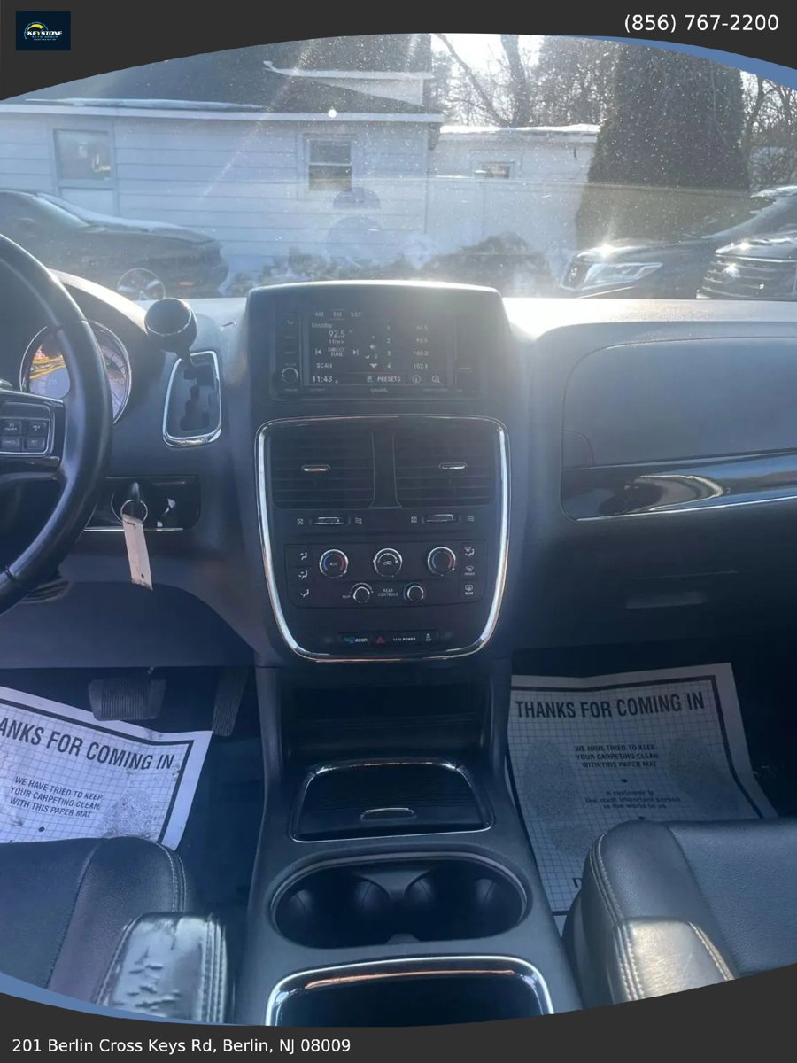 Used 2016 Dodge Grand Caravan SXT image 16