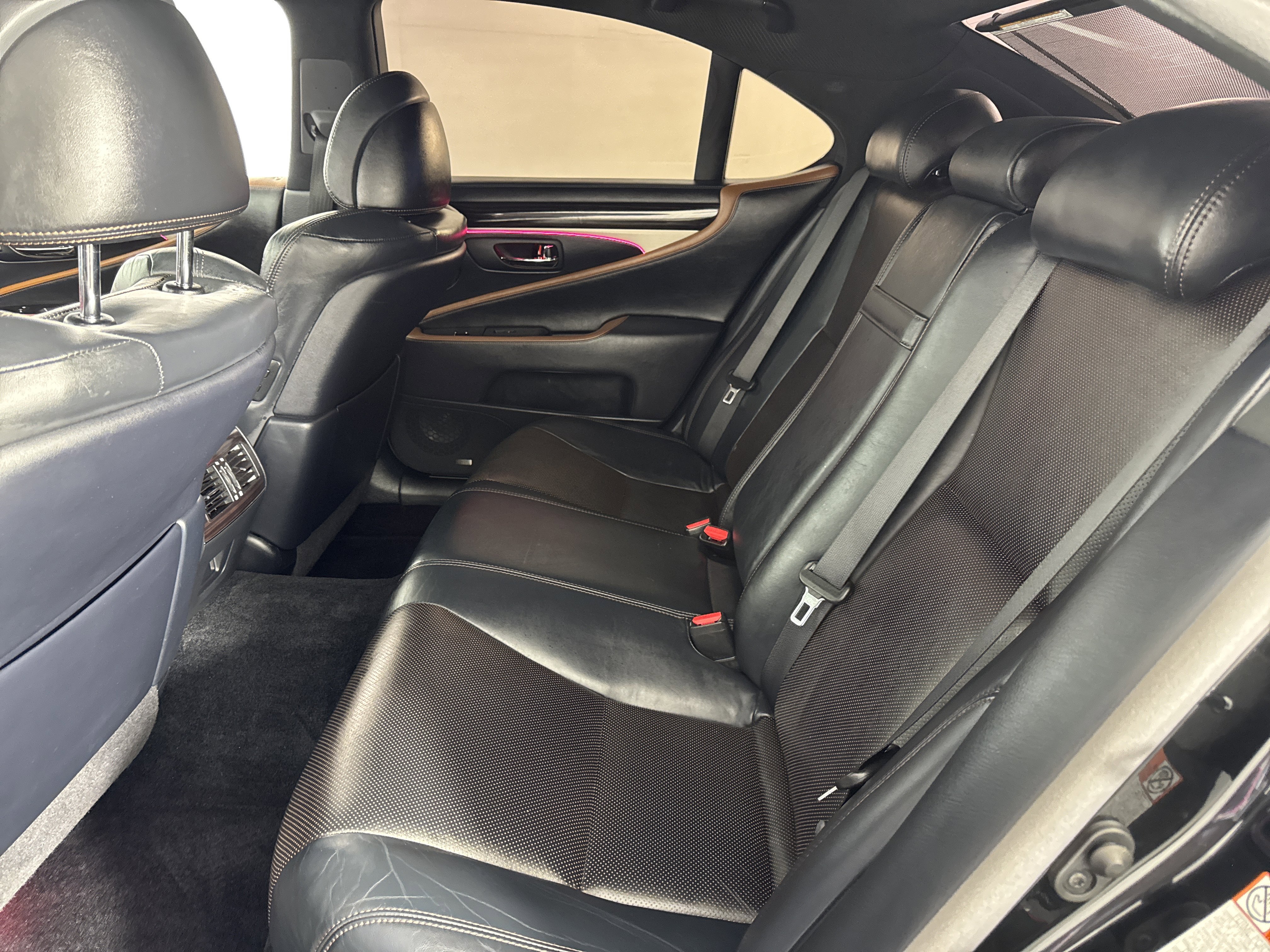 Used 2017 Lexus LS 460 w/ F Sport Midnight Edition RWD image 22