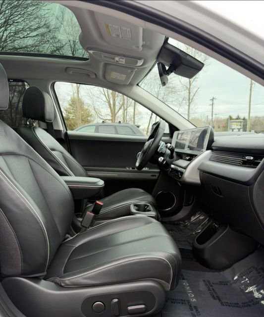 Used 2023 Hyundai Ioniq 5 Limited image 13