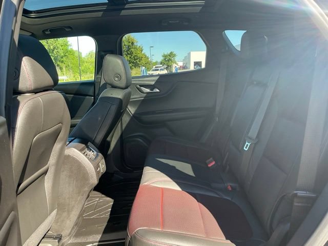 Used 2025 Chevrolet Blazer RS w/ Enhanced Convenience Package AWD/4WD image 35