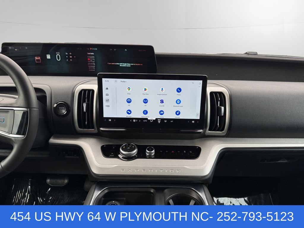 Used 2025 Ford Expedition Max Active AWD/4WD image 11