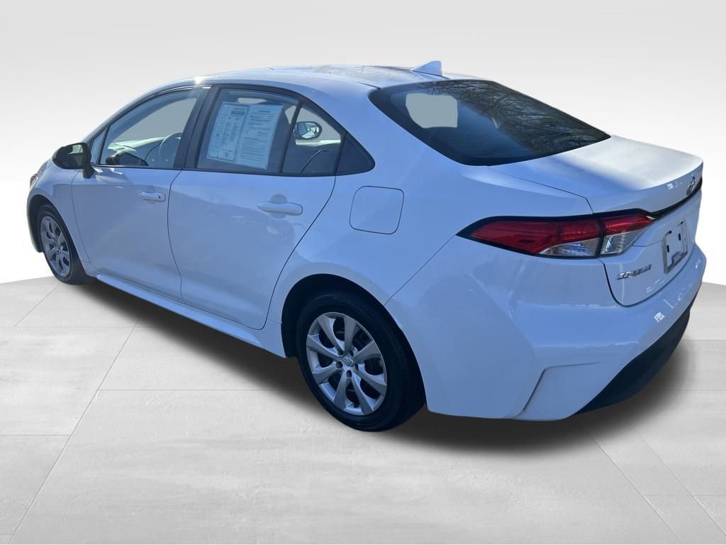 Certified 2024 Toyota Corolla LE image 3