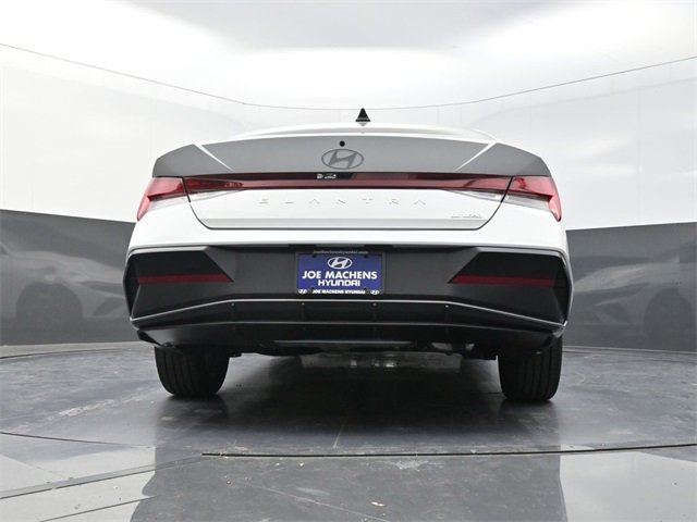 New 2026 Hyundai Elantra Limited image 37