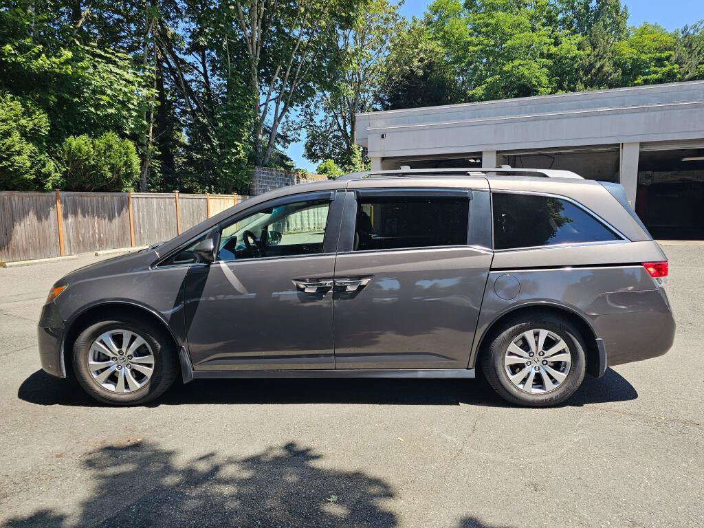 Used 2017 Honda Odyssey SE image 4