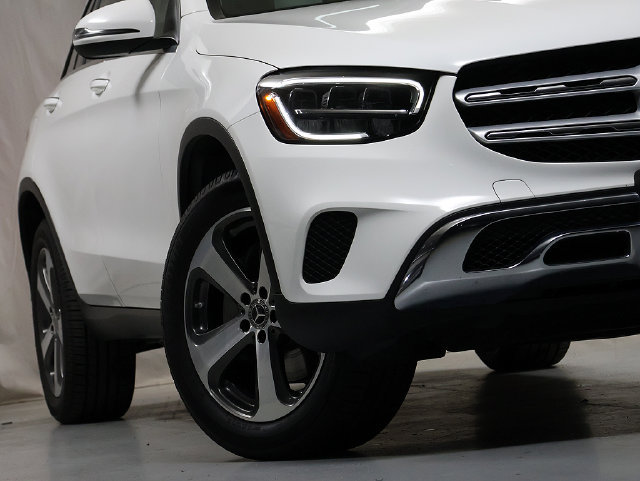 Used 2020 Mercedes-Benz GLC 300 4MATIC image 4